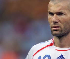 西甲决赛对决在即！金州勇士演练定位球，川崎前锋密集防守应对-开云体育官网