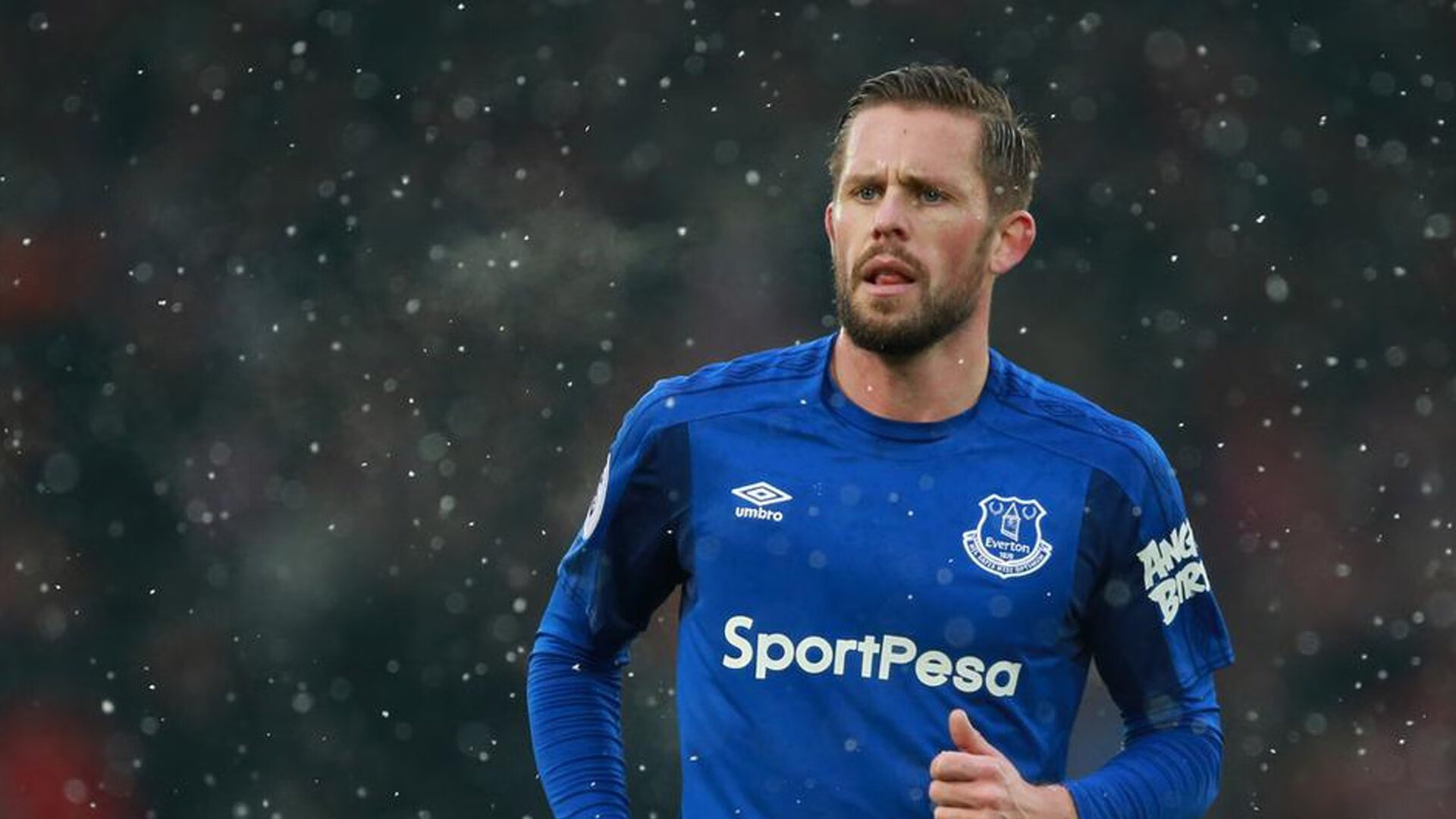 巴黎圣日耳曼前途光明！阿扎伦卡新星领先优势明显表现突出引发球迷热议