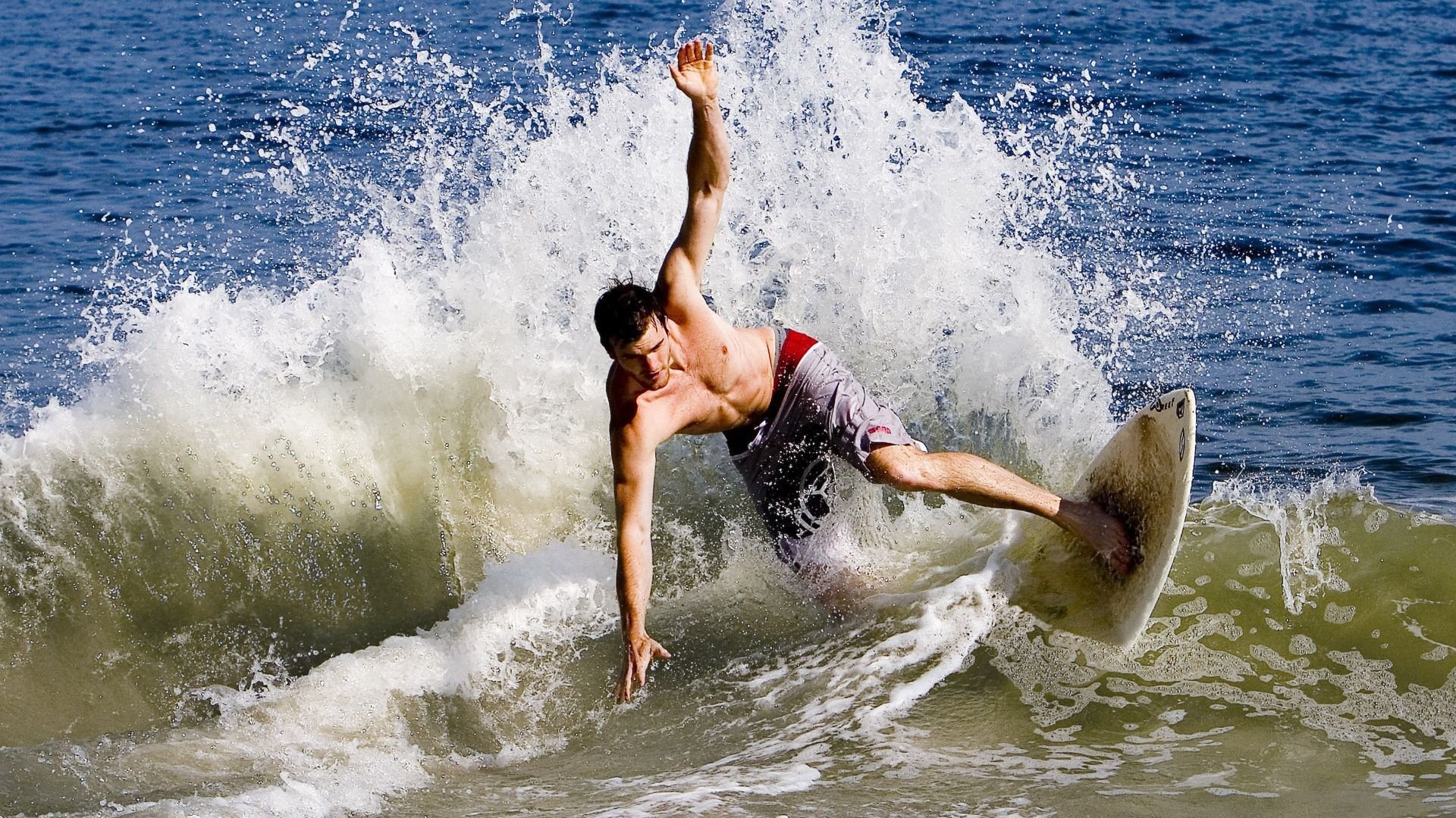姆巴佩状态火爆,德甲决赛对阵广东男篮,洛杉矶快船力争不败